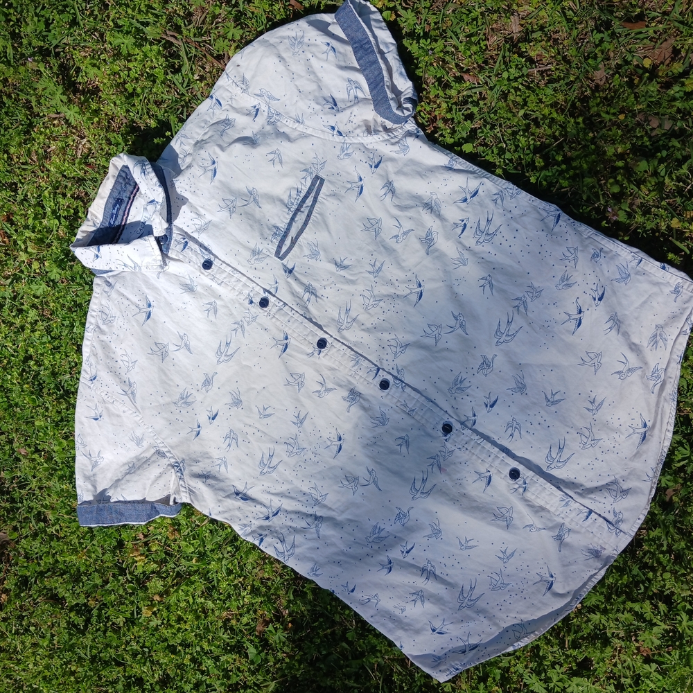 White and Blue Patterned Short Sleeve Shirt